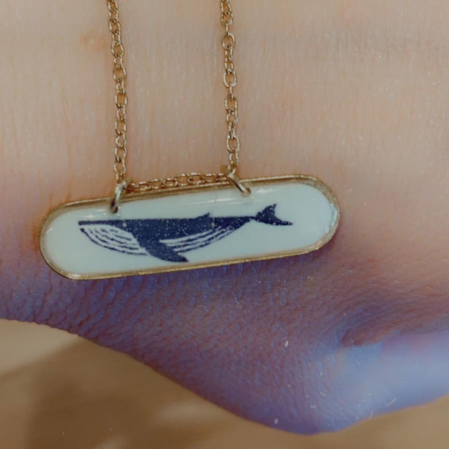 Collana con balena in acciaio inossidabile