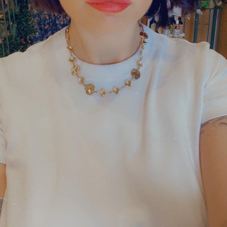 Collana a motivi romboidali in acciaio inossidabile color oro
