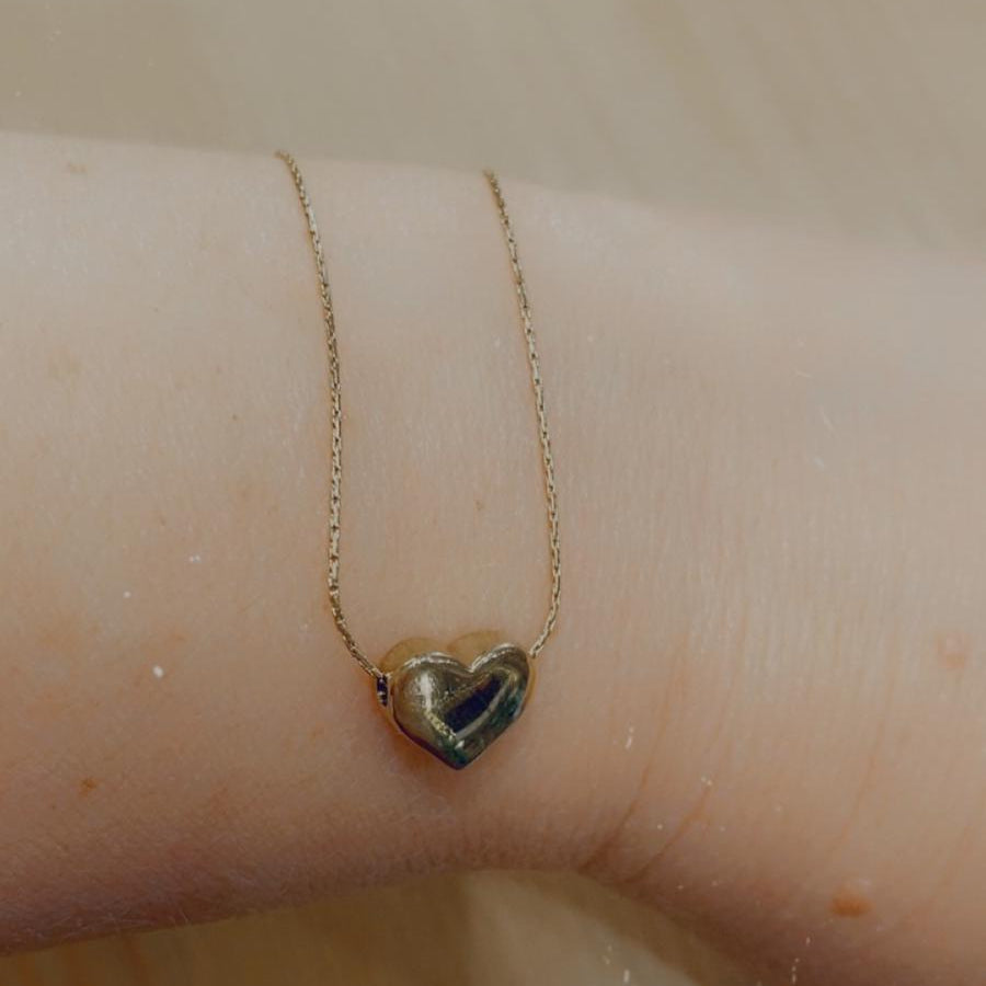 Collana sottile con ciondolo a cuore in acciaio inossidabile